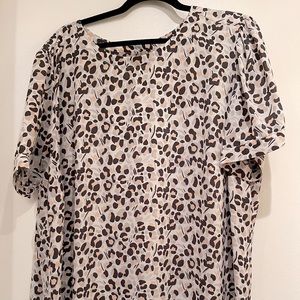 LOFT Plus Leopard print blouse